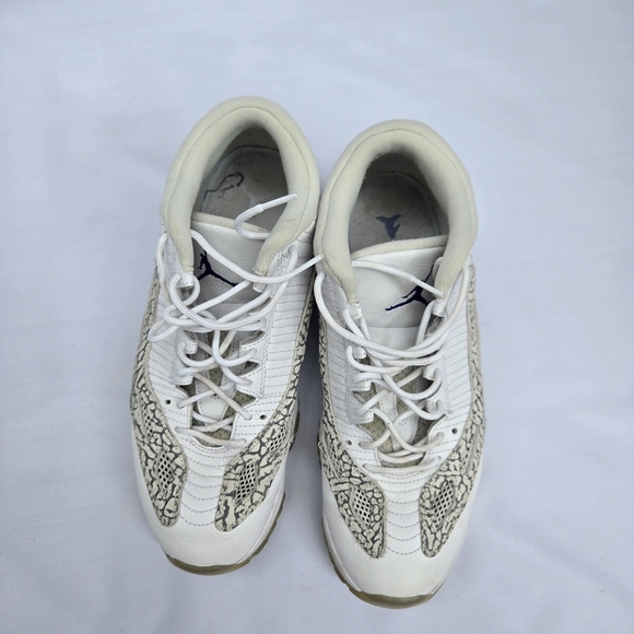 Jordan Men's White and Gray Sneakers - Picture 4 of 9